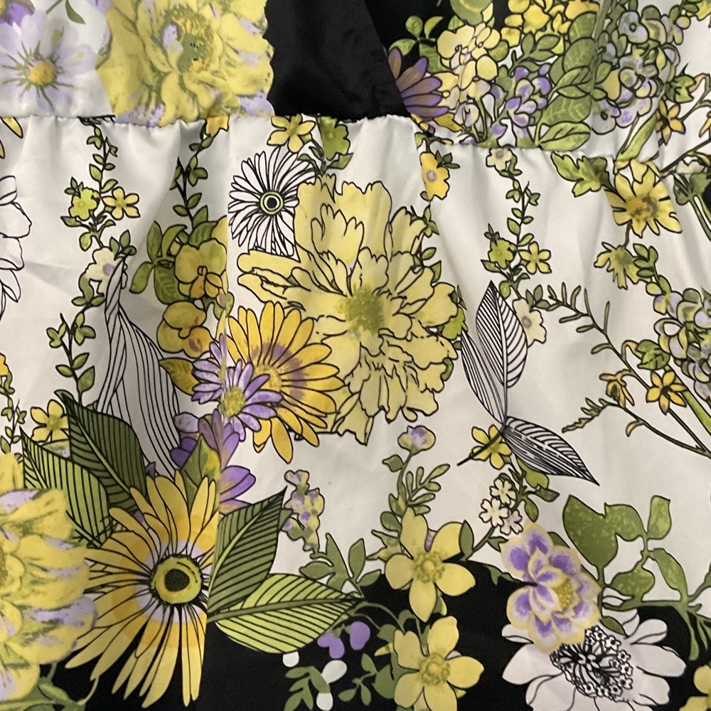 Bwear Floral V-Neck Blouse - Black, Yellow, Purple, Sz L - Picture 3 of 5